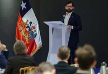 «No venimos solamente a vender piedras»: Boric destaca «tremenda potencialidad» de Chile a empresarios franceses