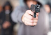 Asalto a mano armada protagonizan delincuentes en una vivienda de Puerto Montt: decían ser miembros del Tren de Aragua