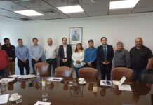 Trabajadores del salmón se reúnen con ministro Grau y esperan que Nova Austral siga operando