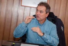 Investigación devela cuestionadas transferencias de empresario a alcalde de Río Bueno