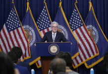 Fed mantiene la tasa de interés en EE.UU. y pronostica que ciclo de bajas iniciará en 2024