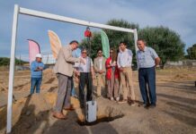 Colocan primera piedra de Plaza Los Pinos, en Francke: proyecto incluye multicancha techada