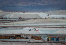 Salieron unas 250 mil toneladas: Exportación del litio chileno crece 15% en 2023 y se sofistican los envíos