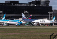 Miles de pasajeros varados en Argentina por paro del sector aeronáutico: Aerolíneas en Chile ofrecen devoluciones