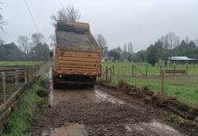 Municipio de Río Negro buscará asegurar millonaria inversión para mejorar caminos vecinales de la comuna