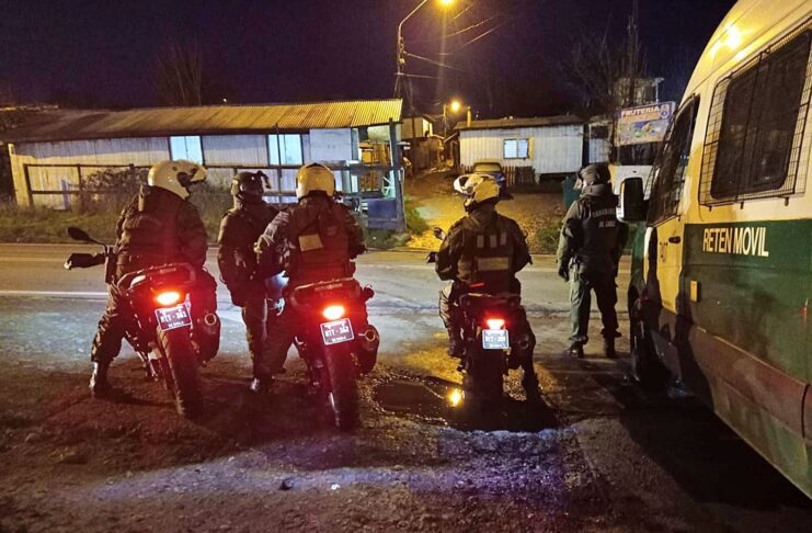 Carabineros de Osorno detiene a dos mujeres y un hombre por tráfico de drogas en Rahue