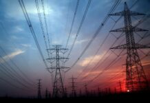 Multigremial abordó el descongelamiento de las tarifas eléctricas y su impacto en las industrias.