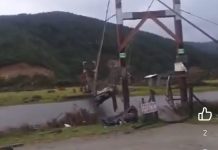 Sistema frontal deja graves daños en pasarela peatonal en Manquemapu, en el sector costero de Purranque