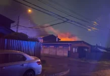 Incendio destruyó bodega durante la madrugada en Puerto Montt