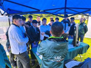 Liceos agropecuarios conectados con los servicios del agro en el INIA Remehue.