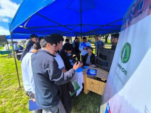 Liceos agropecuarios conectados con los servicios del agro en el INIA Remehue.