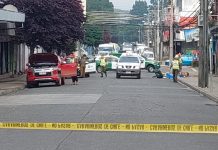 Un hombre falleció a bordo de su vehículo en pleno centro de Osorno: infarto habría sido la causa