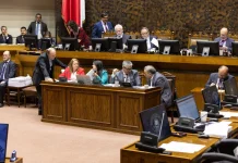 Reajuste al sector público pasó a tercer trámite con reparos al bono de Carabineros