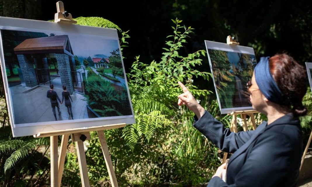 676436325d7a7_1200x719