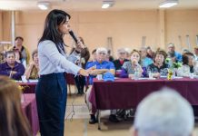 Subse de Gobierno junto a autoridades regionales dialogaron con adultos mayores sobre Aguinaldo de Navidad