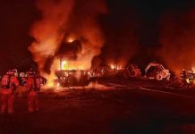 Nuevo atentado incendiario en La Araucanía: Encapuchados queman seis vehículo y dejan lienzo alusivo a la WAM