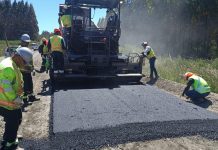 Continúan trabajos de asfaltado en nuevos tramos de ruta Osorno a San Juan de la Costa