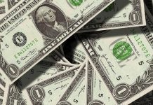 Dólar alcanza los $1.000 por primera vez en dos años y medio por señales de la Fed y baja del cobre