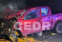 Colisión entre camión maderero y camioneta dejó dos personas heridas en Puerto Montt