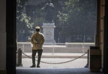 Carabinero es encontrado muerto al interior de La Moneda: un disparo ocasionó su deceso