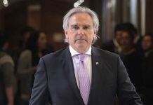 “Yo cambié: antes era de ultraderecha, ahora ya no”: Moreira criticó a Kast y Kaiser y dijo que Matthei es la única que puede derrotar a Bachelet