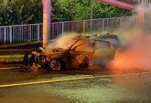 Frutillar: Vehículo de Carabineros se incendió en Cruce Nannig tras desperfecto