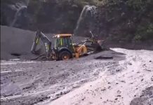 Ruta 225 se mantiene cortada entre Ensenada y Petrohué por deslizamiento de material
