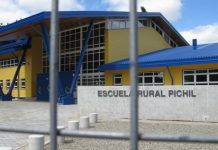 Náuseas y dolor de estómago: el calvario de los estudiantes de Pichil por presencia de aguas servidas