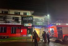 Incendio moviliza a cinco compañías de Bomberos en pleno centro de Puerto Montt
