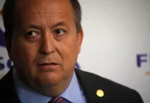 Fiscalía investigará escándalo de licencias médicas en el sector público