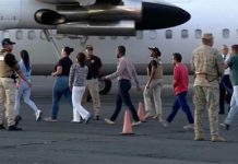 EEU deporta a 44 chilenos: vuelo llegará este jueves