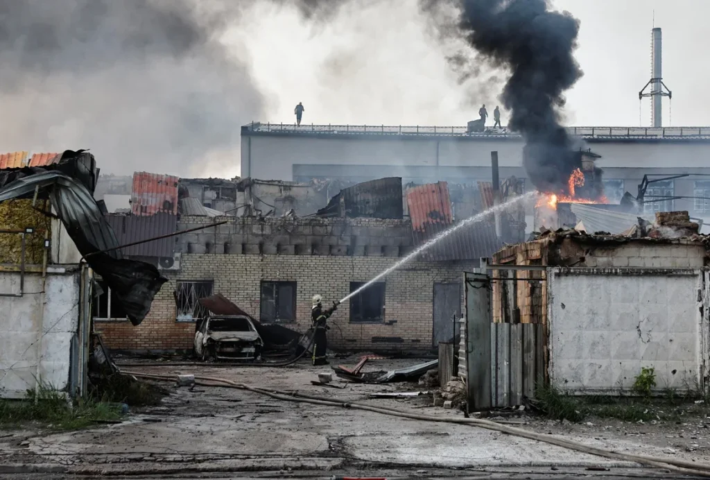 Rusia ataca con misiles y drones zonas residenciales de Kiev y una maternidad en Odesa
