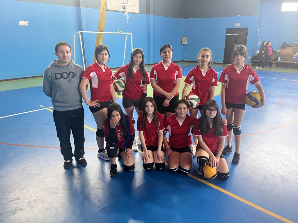 Escuela Canadá se corona campeona del Torneo Comunal Sub-14 de Vóleibol Femenino