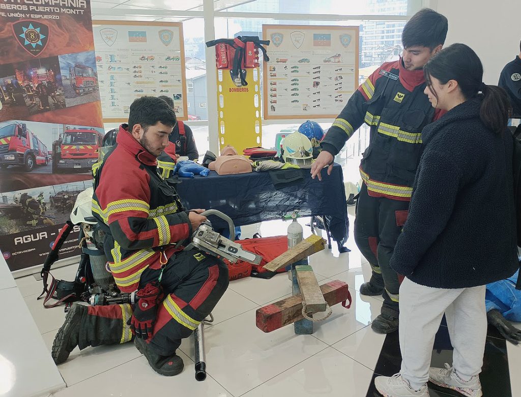 Cuerpo de Bomberos de Puerto Montt celebra 160 años de vida institucional
