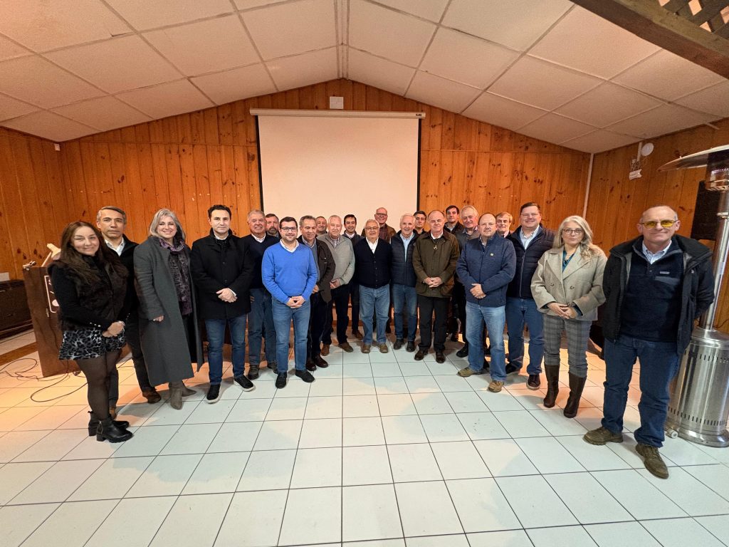 Gremios del sector agrícola analizaron propuestas de la Comisión para la paz y el entendimiento en Temuco