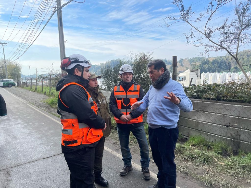 Municipio de Puerto Montt cierra Ruta Chinquihue por riesgo de nuevos derrumbes