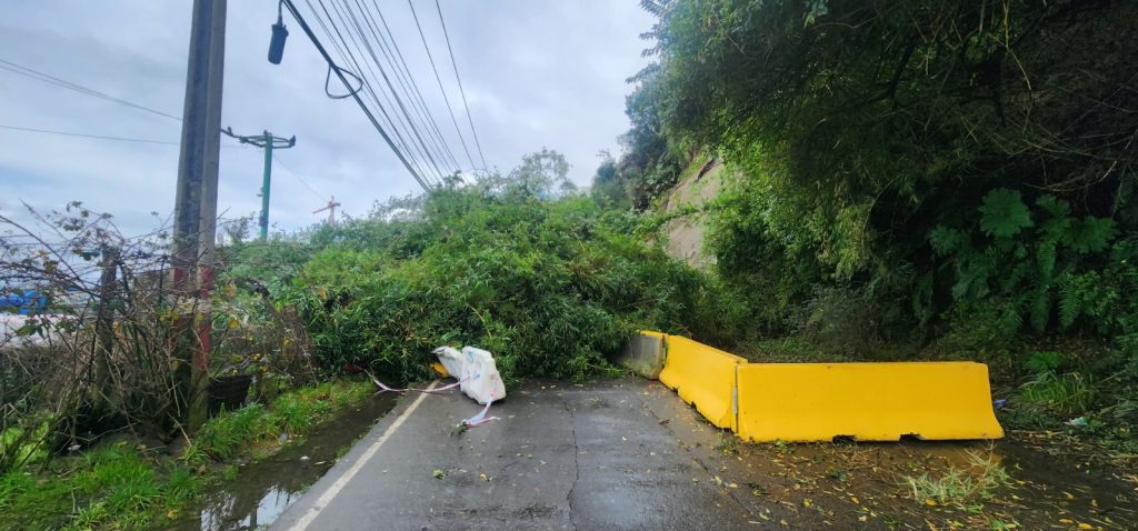 Puerto Montt en Alerta Amarilla: nuevos derrumbes agravan crisis en ruta Chinquihue