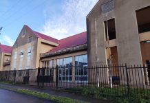 Suspenden atenciones médicas en Cesfam Quinto Centenario por filtración de agua