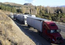 Diputado González exige respuesta del gobierno tras amenazas de gobernador argentino contra camioneros chilenos