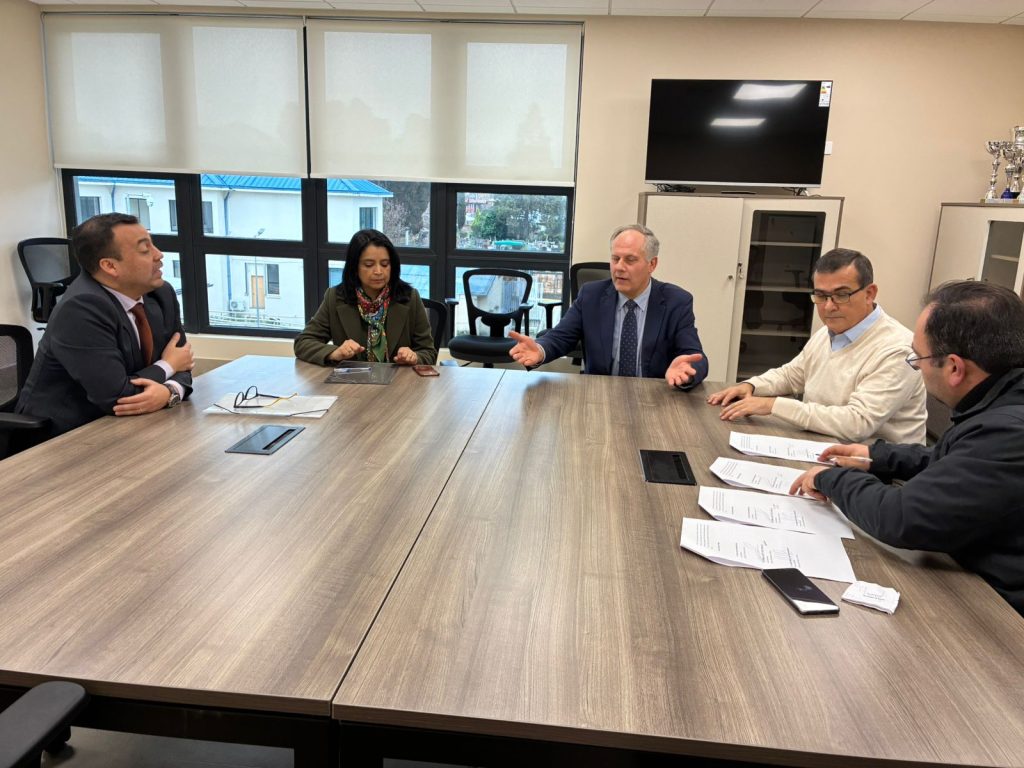 Juzgado de Garantía de Osorno firma protocolo con Bomberos para transferir fondos por concepto de salidas alternativas
