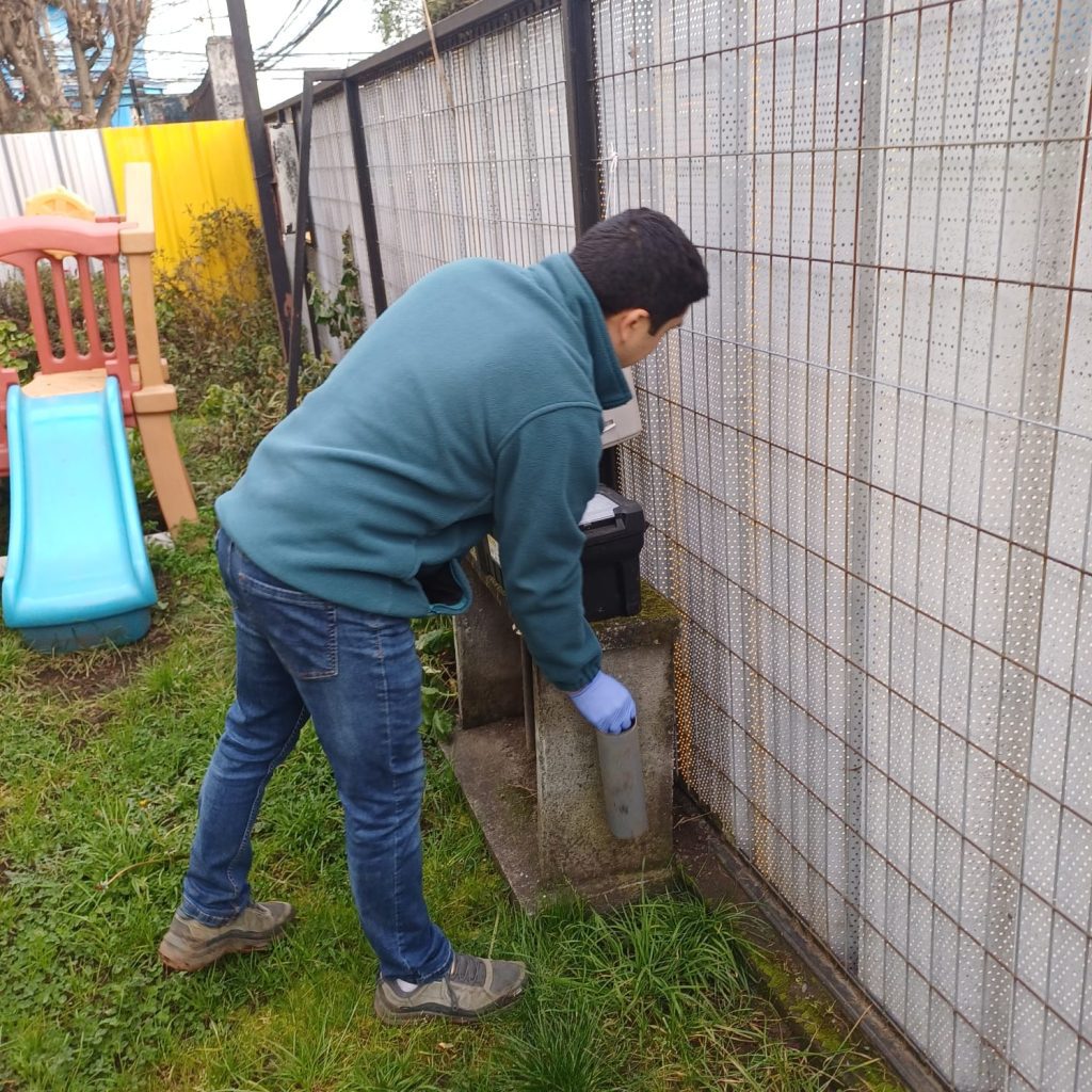 Daem Osorno realiza sanitización y control de plagas en escuelas rurales durante vacaciones de invierno
