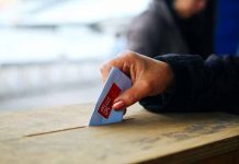 Comisión tramitará multas por voto obligatorio y Gobierno se aleja de excluir a extranjeros