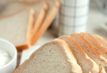 Por denuncias de contaminación y mal estado en productos: Sernac oficia a reconocida marca de pan