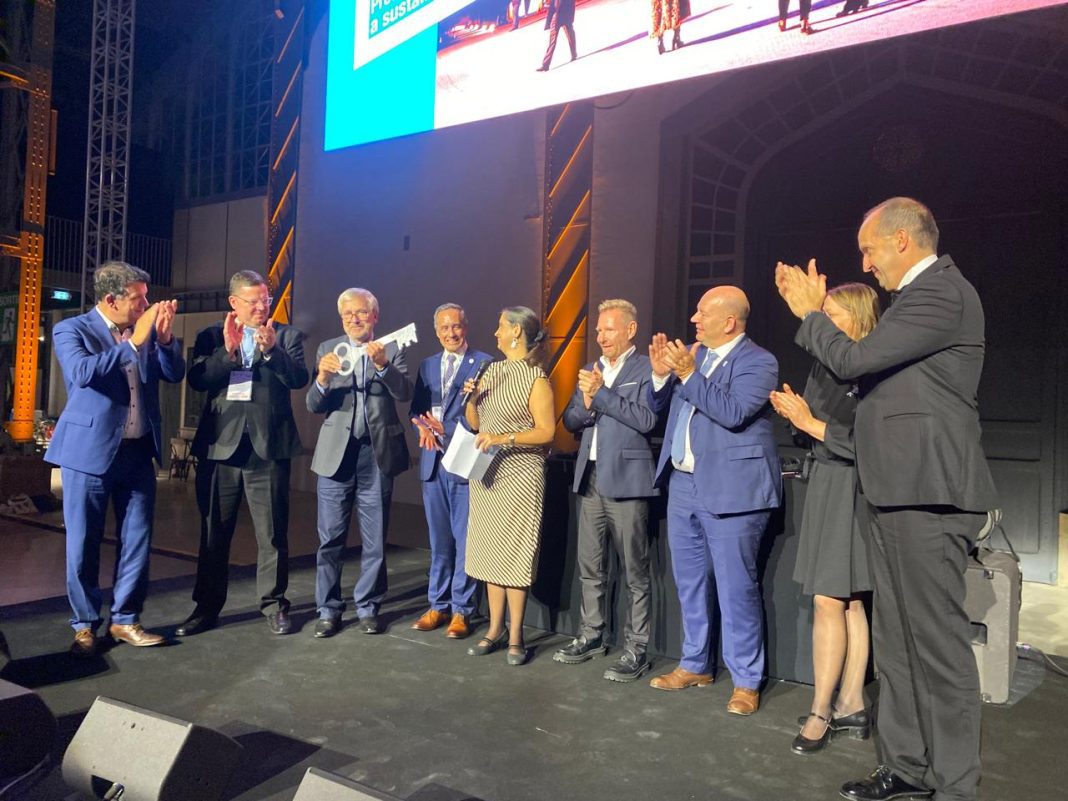 FO LLAVE CUMBRE EN PARIS 04082025