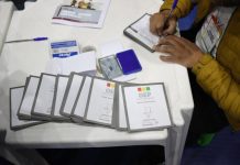 Bolivia acude a las urnas en medio de denuncias de campaña sucia y llamados a votar nulo