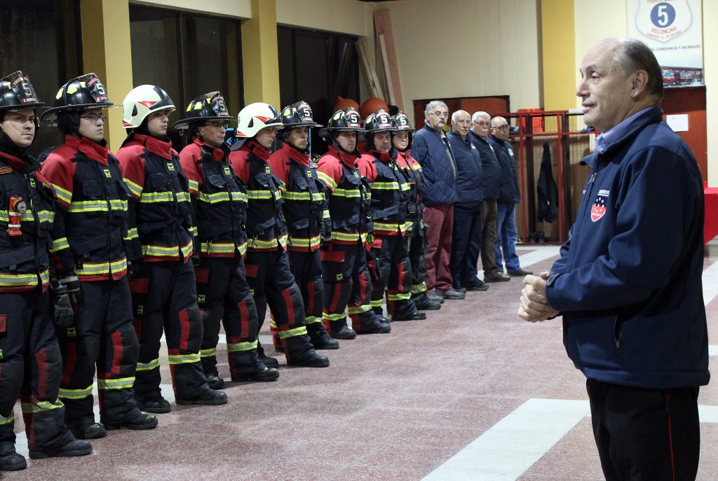 Puerto Montt: Quinta Compañía de Bomberos celebra 137 años con avance en equipamiento