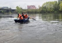 Familia puertomontina pide ayuda para buscar a joven que desapareció en las aguas del Río Rahue