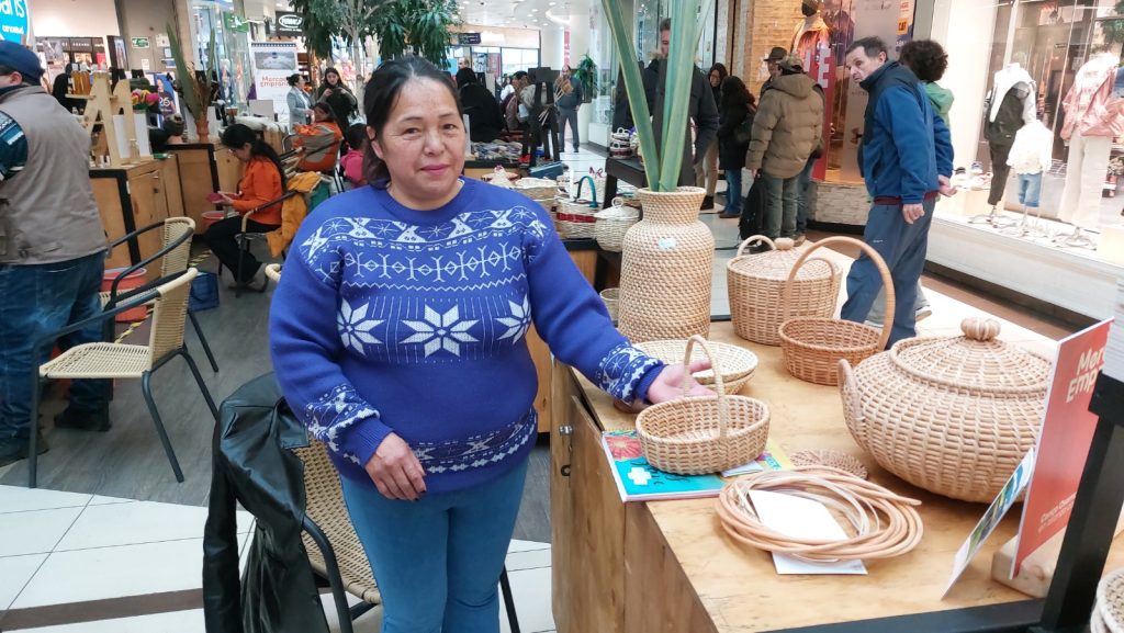 Último día de la feria de Artesanos de San Juan de La Costa y San Pablo en Mall Cenco Osorno