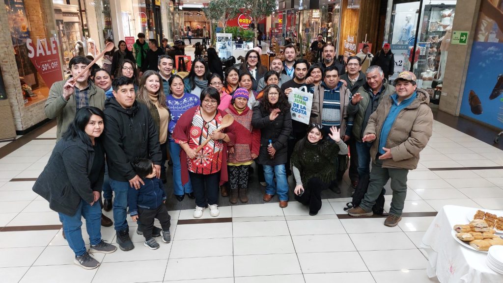 Último día de la feria de Artesanos de San Juan de La Costa y San Pablo en Mall Cenco Osorno