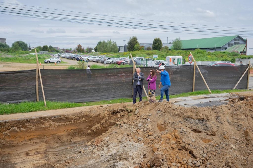 Avanza a etapa final el mejoramiento de Avenida Zenteno: vereda sur ya está terminada
